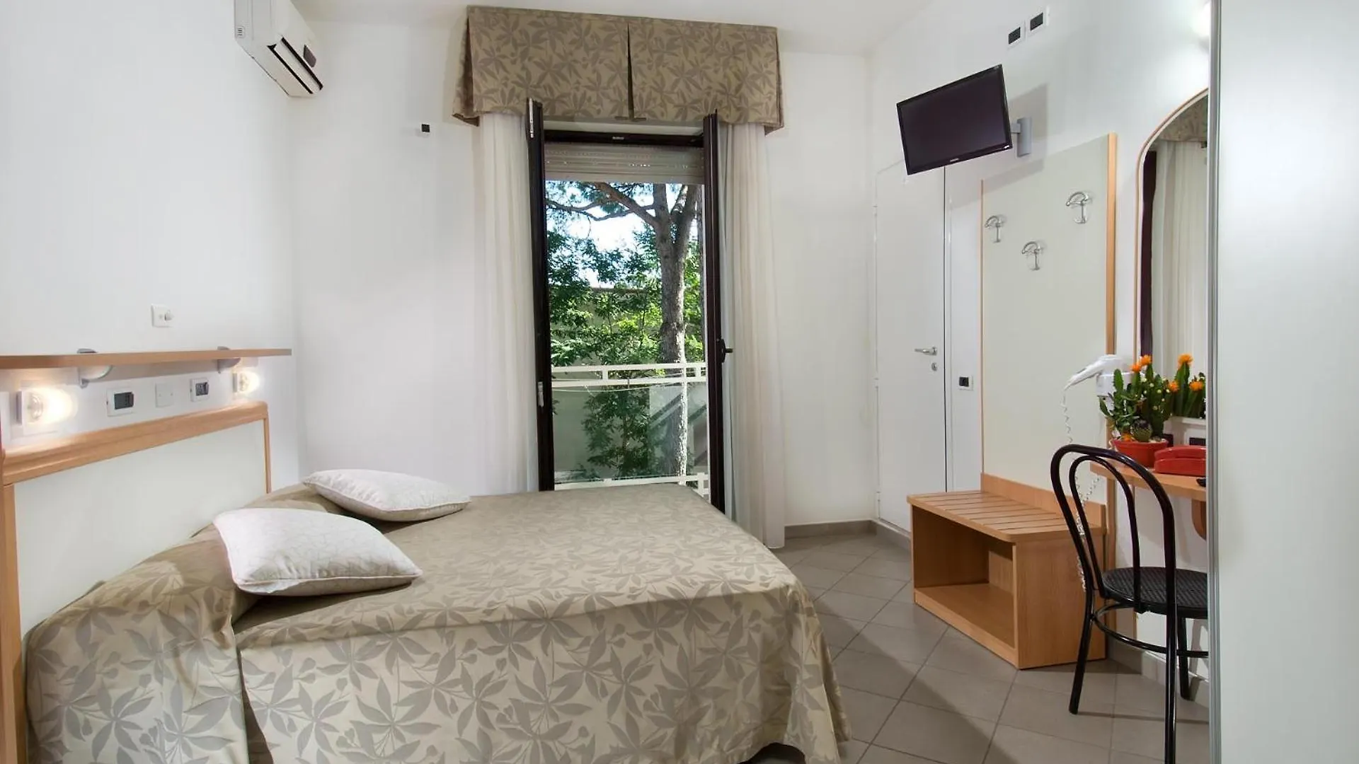 Hotel Trieste Cervia Italia